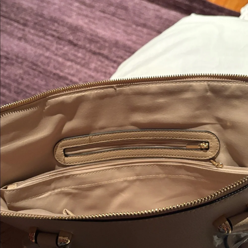 Brand new and never used Elegant Tan Handbag